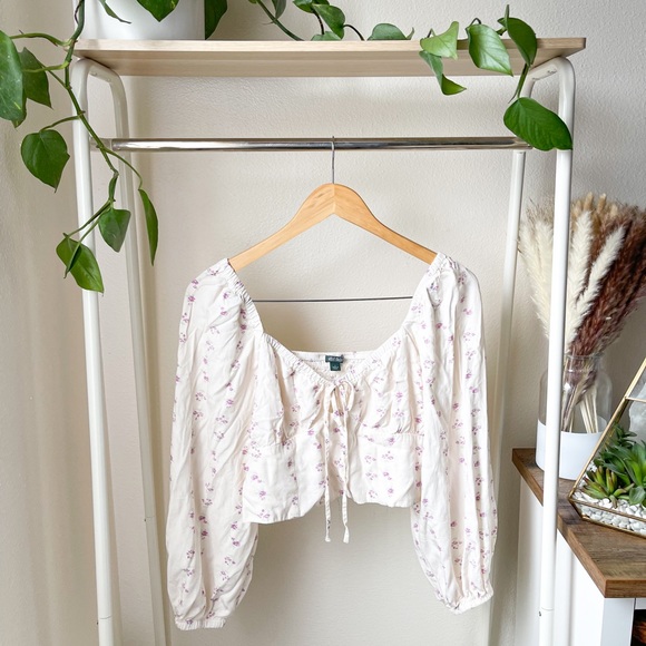 wild fable Tops - Wild Fable cropped cottage core top